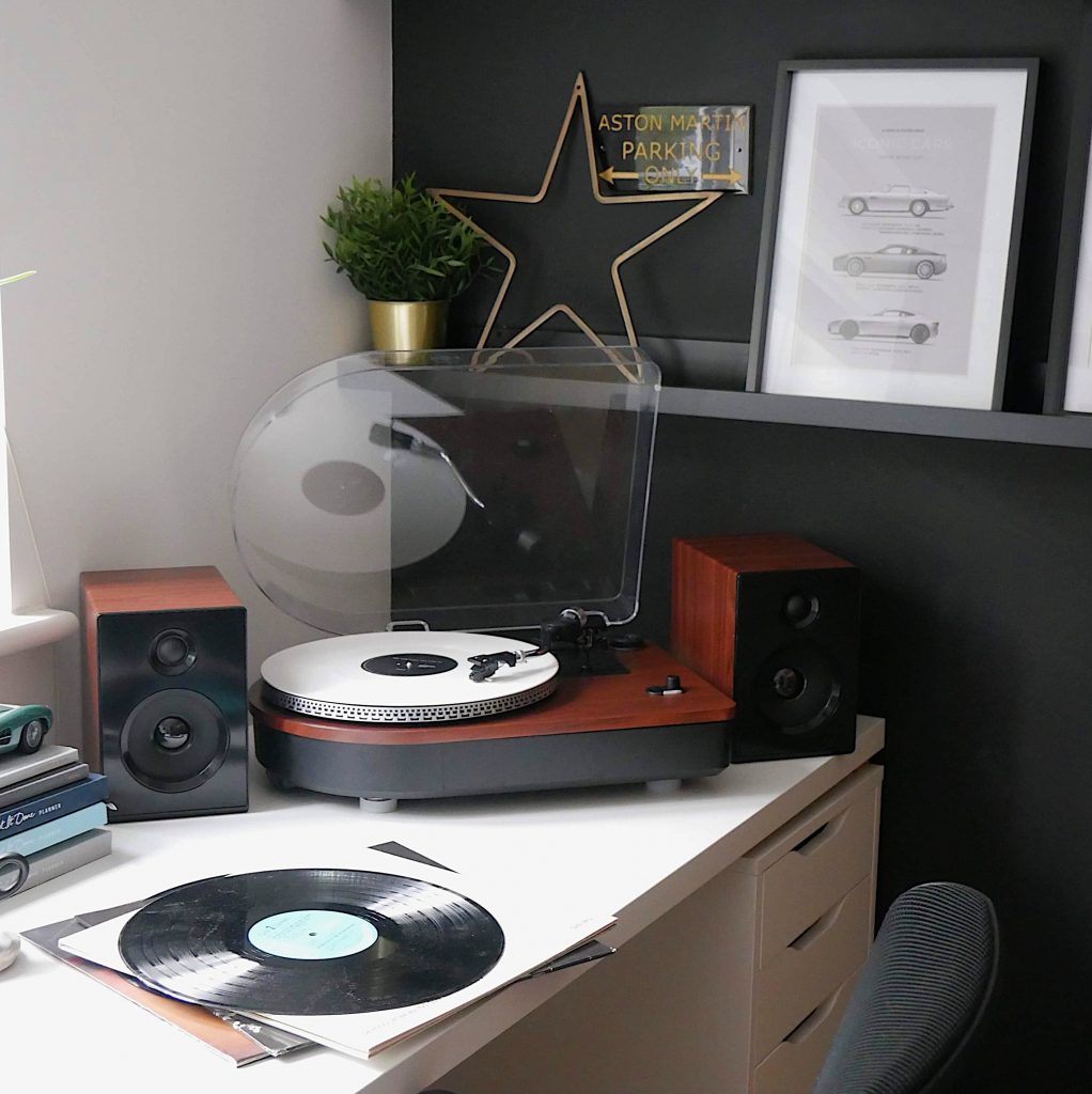 Camden Luxury Turntable by Steepletone